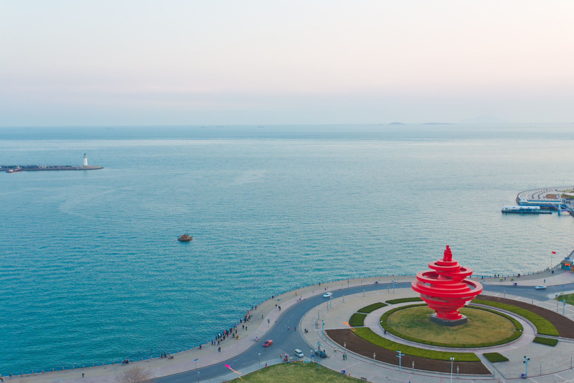 完善政策措施 推动青岛市甜蜜经济与旅居康养深度融合(图1)