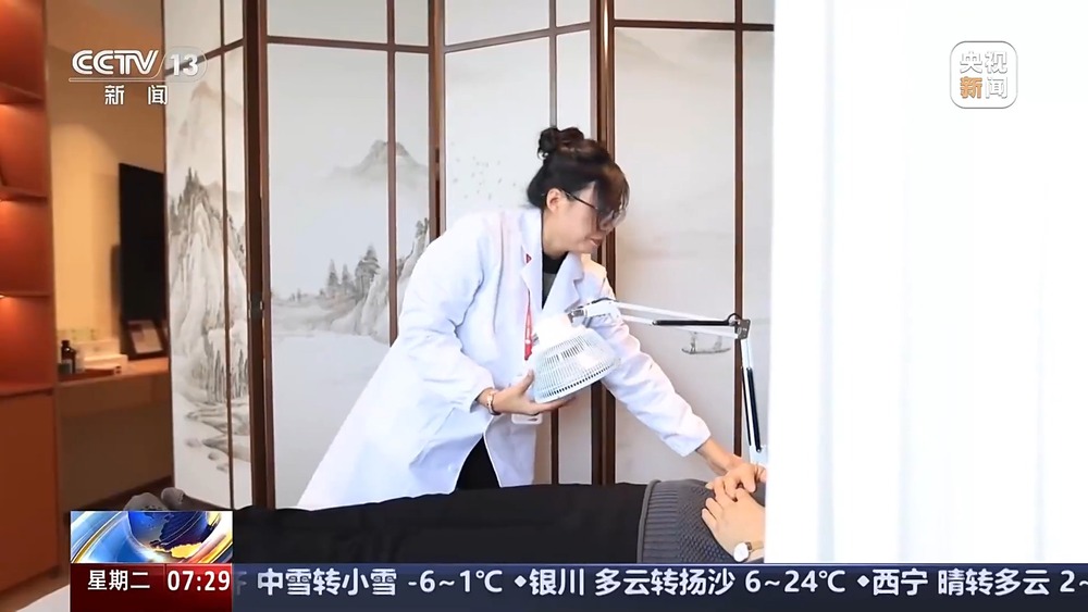 奋斗在春天里丨“吃住行游”一站式康养 银发族爱上“候鸟式”旅居(图10)