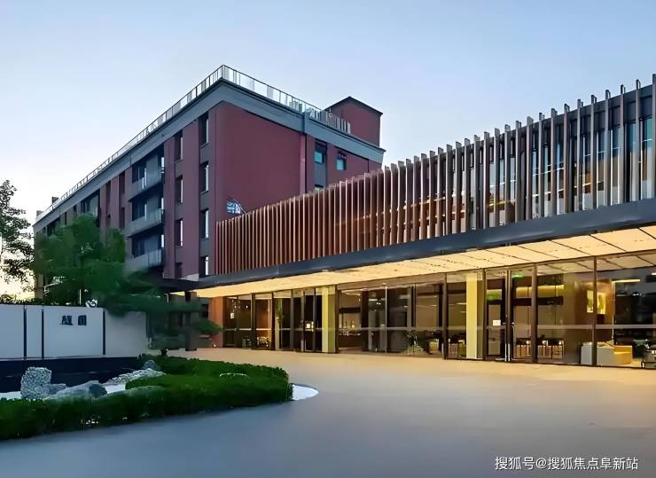 2025科学养老：普乐时光养老院-最新生态区位+普惠定价+智慧(图1)