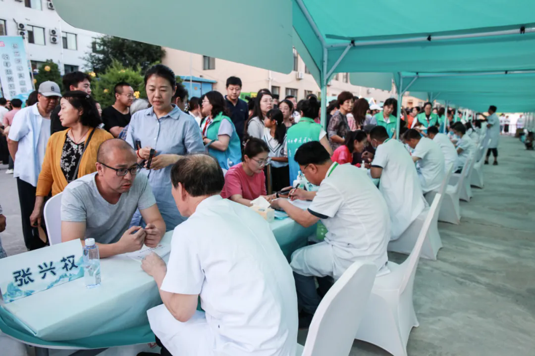辽宁省第二届中医药文化夜市（锦州站）暨锦州市第二届中医康养夜市启幕(图2)