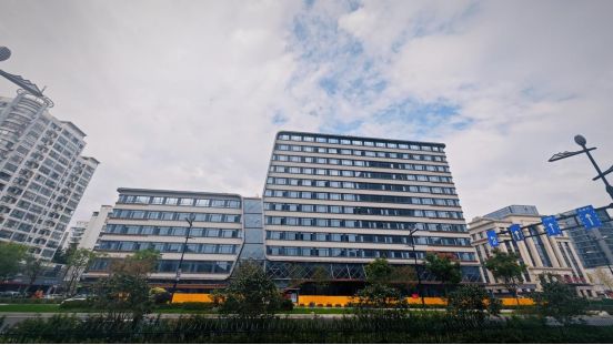 杭州富阳区高端养老全新呈现国投健康长者公寓体验智慧康养模式(图1)
