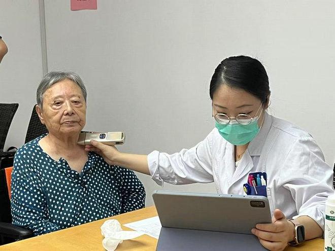 南大苏州医院携手光大汇晨阳山养老公寓深化失智症康养服务(图1)