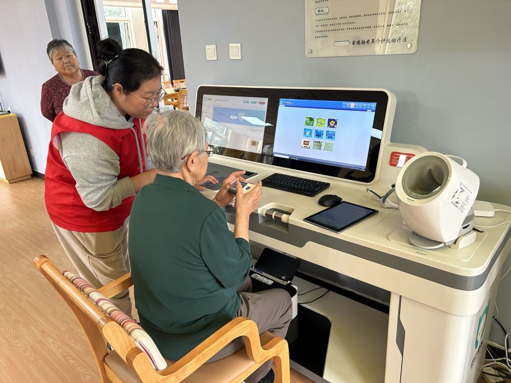 工龄33年2个月个人账户12331806元浙江退休养老金有多少？(图1)