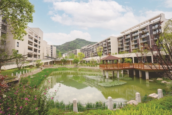 城乡消费差距逐步缩小(图1)