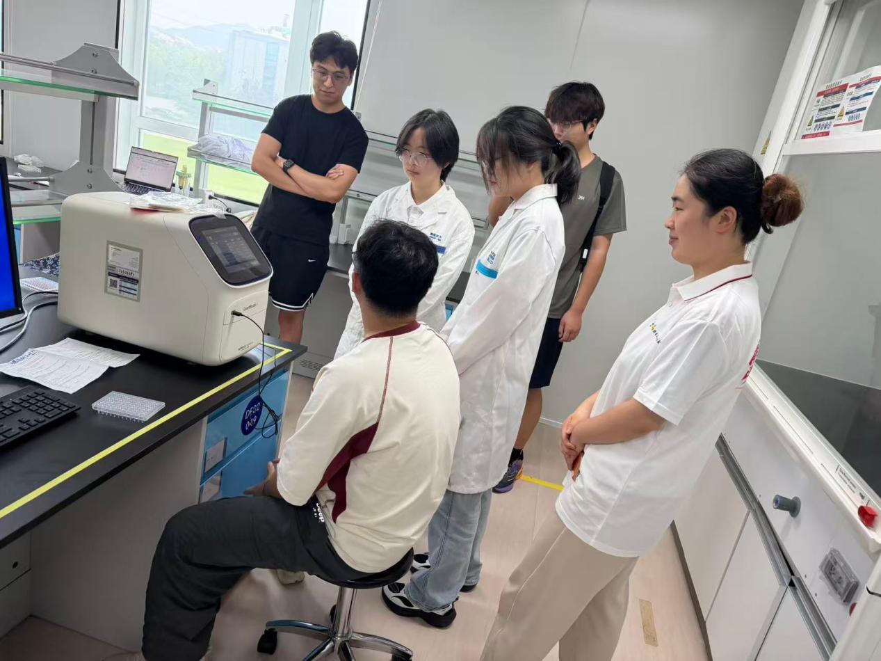 AI智能助力康养科研青岛大学“肠龄解码”创新创业实践团开展暑期实践活动_山东_大众网(图1)